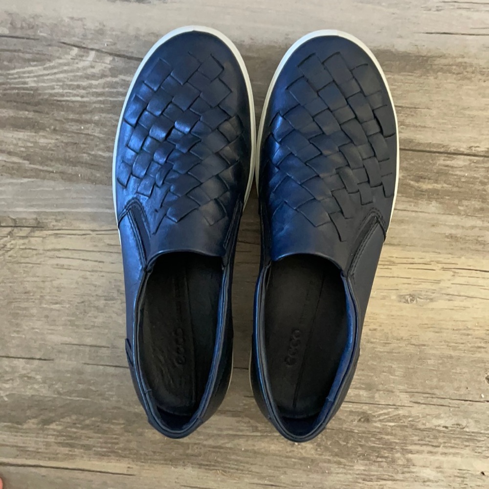 Ecco woman’s slip on sneakers